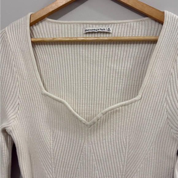 Off-White Ribbed Bodysuit - Picture 2 of 3